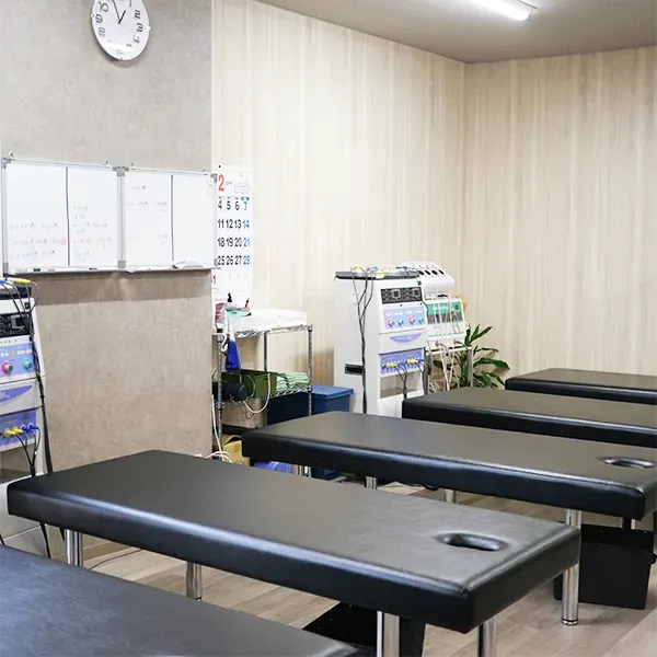 明るく清潔な院内